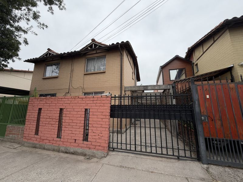 Casa En Abisinia Con Calle Israel Maipú